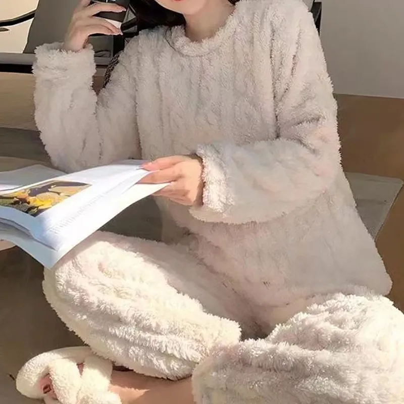 PIJAMA TRENZADA BLANCO