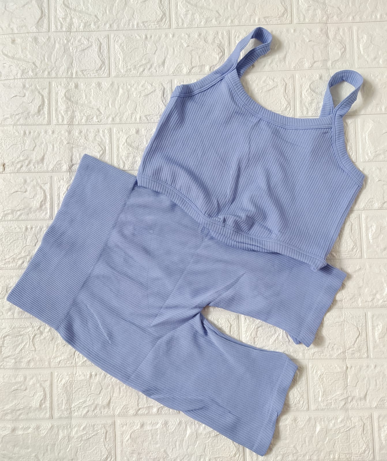 CONJUNTO LYCRA Y TOP TIRANTES CELESTE