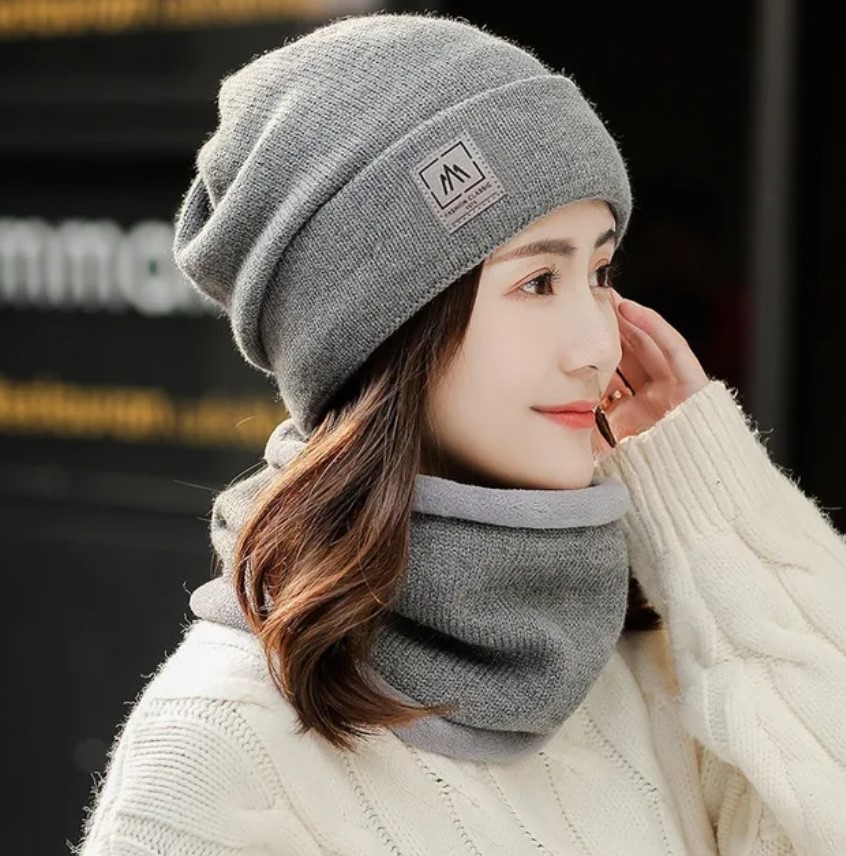 GORRO CON BUFANDA FASHION GRIS CLARO