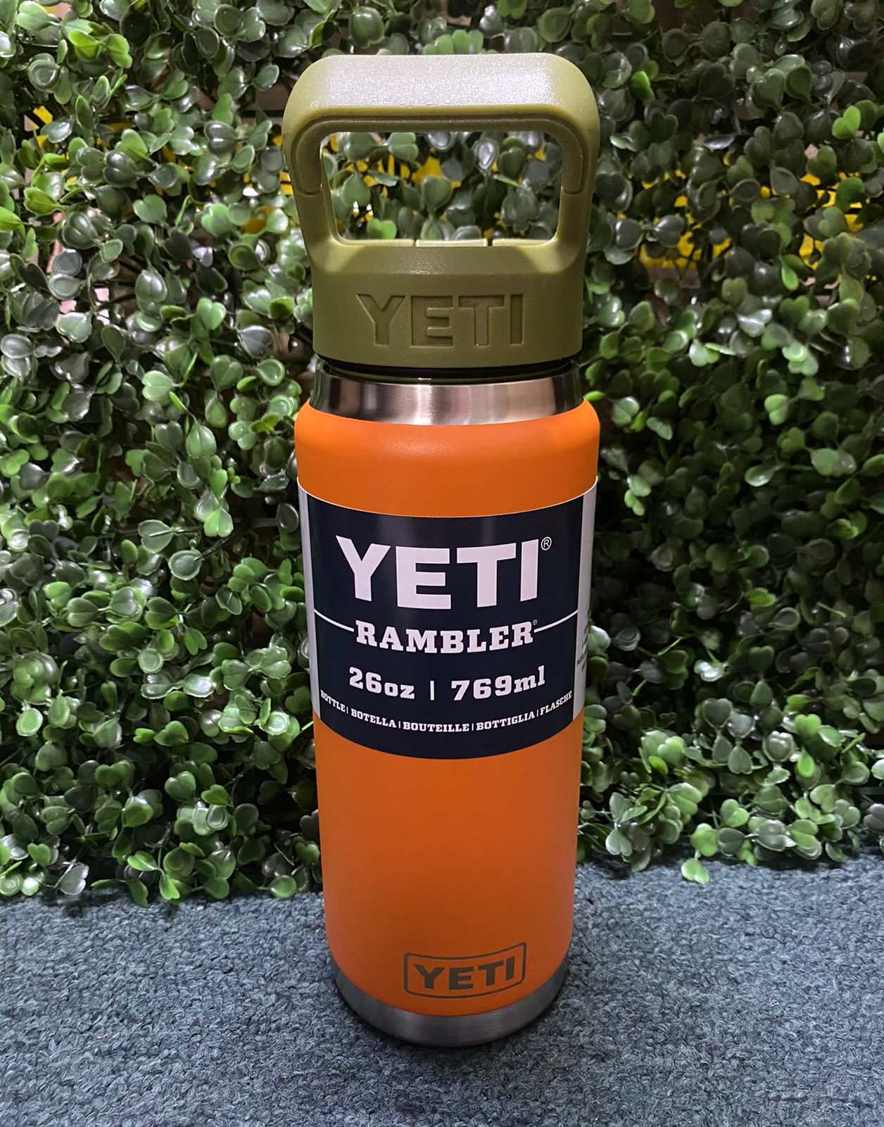 YETI RUMBLER 26 OZ ANARANJADO BICOLOR