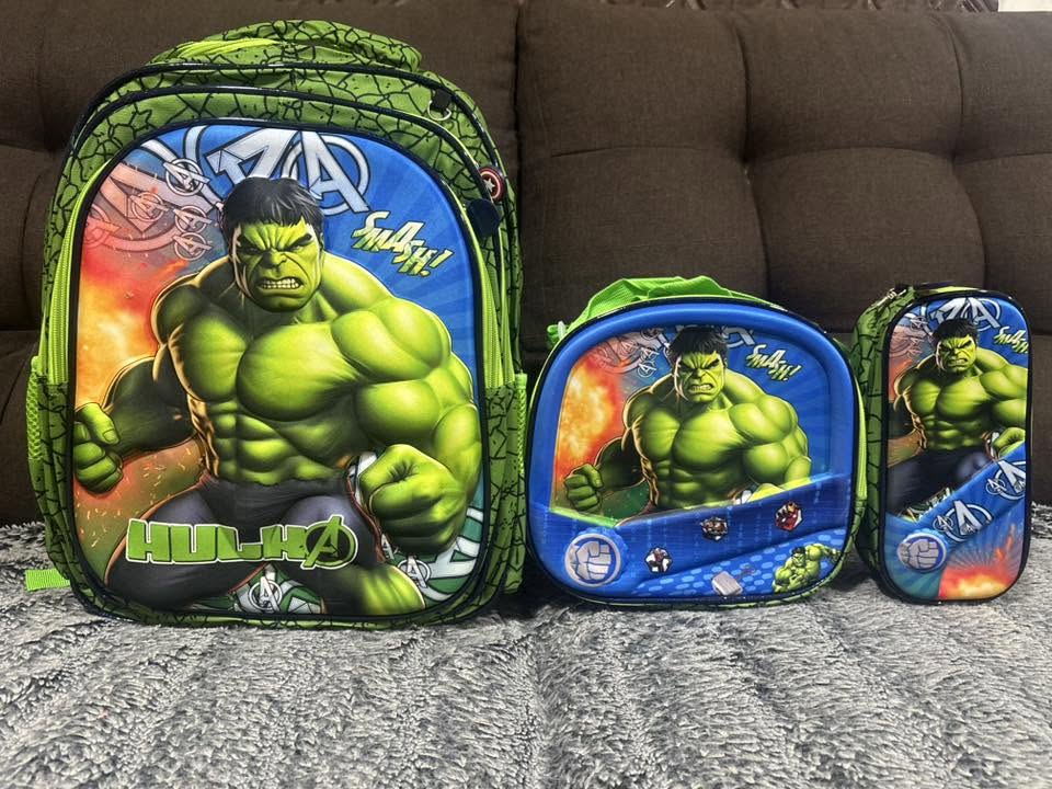 COMBO MOCHILA ESTAMPADO CON LUZ PERSONAJES HULK #2414