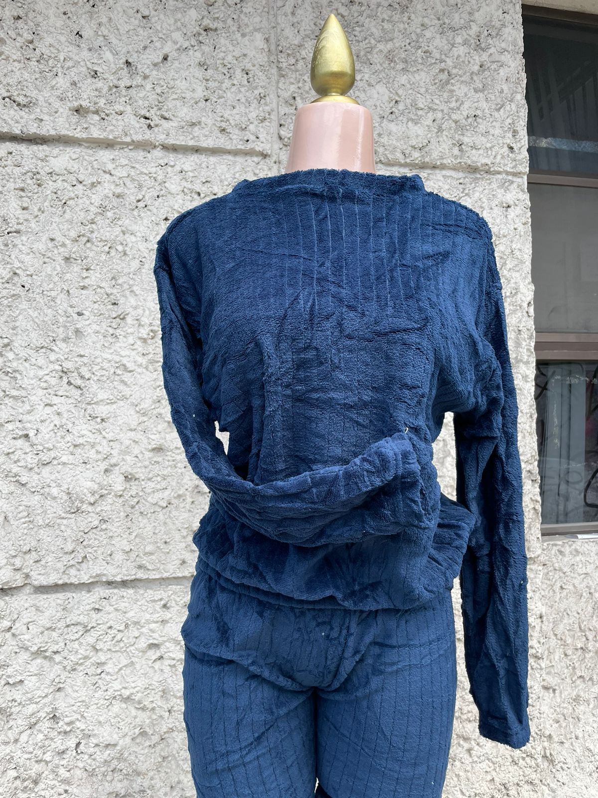 PIJAMA POLAR RAYAS AZUL MARINO