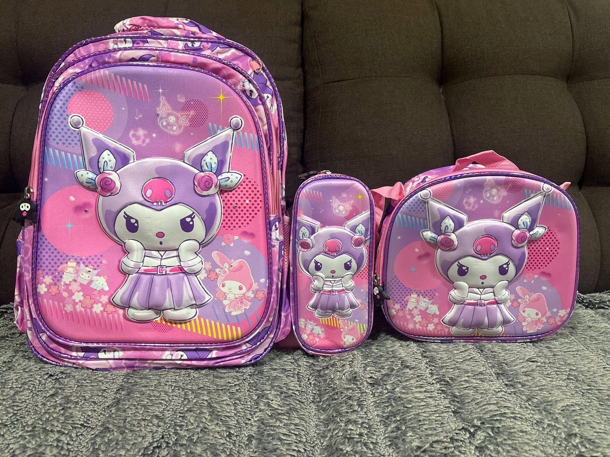 COMBO MOCHILA ESTAMPADO CON LUZ PERSONAJES KUROMI #2414