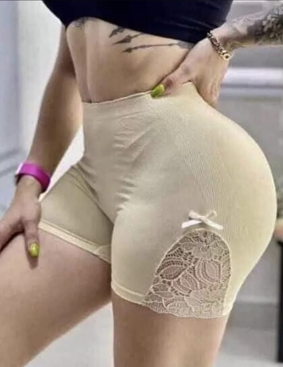 SHORT FAJA CON ENCAJE BEIGE