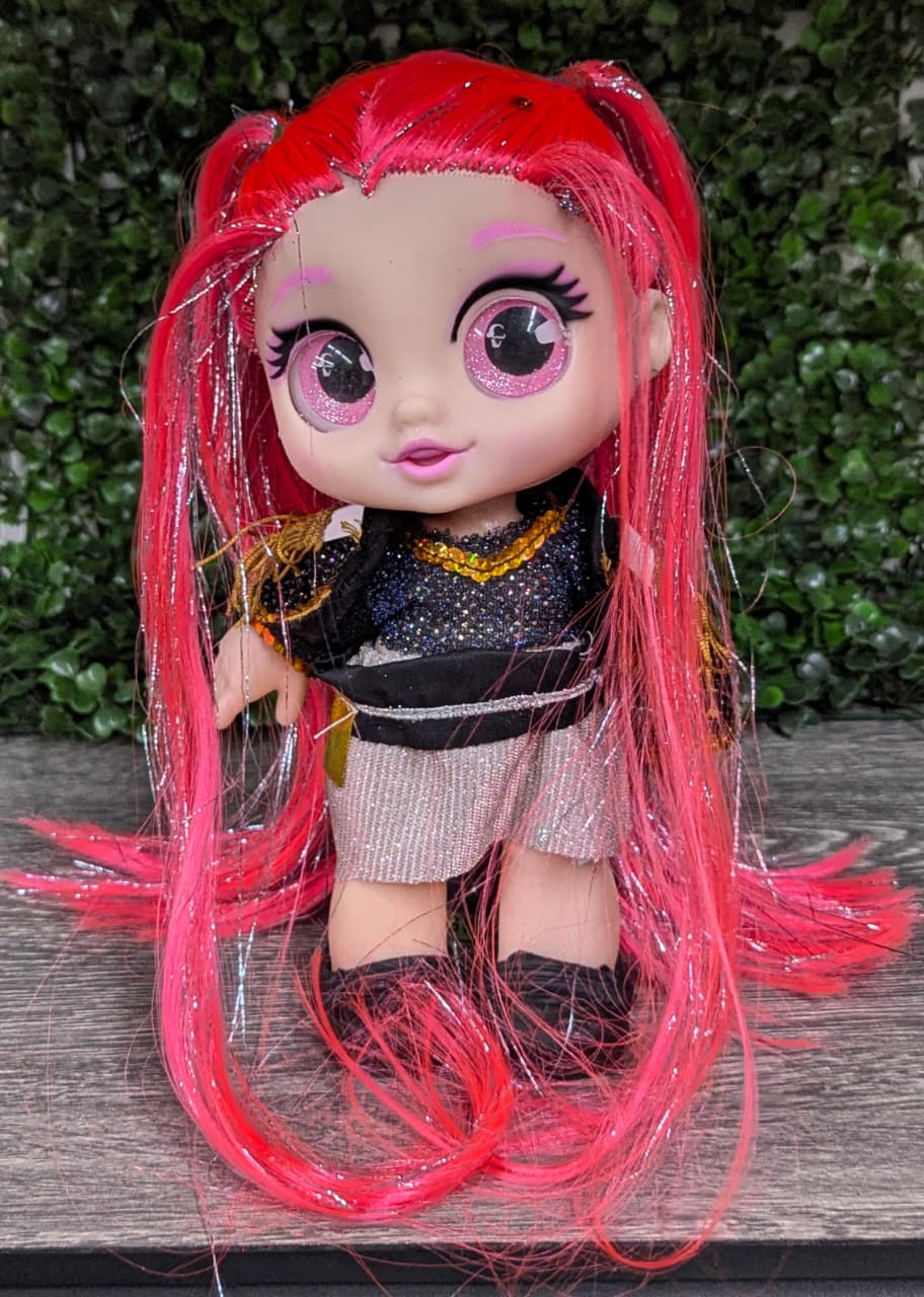 MUÑECA LAS GUERRERAS DEL K-POP BABY MIRA