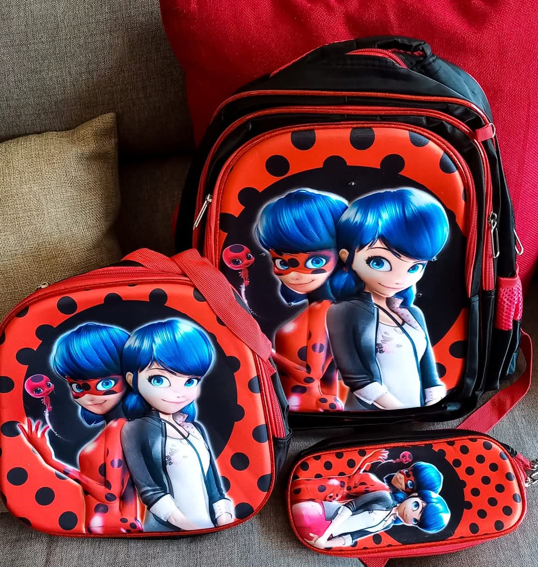 MOCHILA COMBO ESCOLAR CON LUZ MIRACULOUS #244