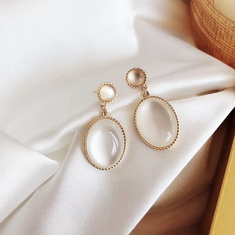 ARETES ELEGANTES PIEDRA OPACA