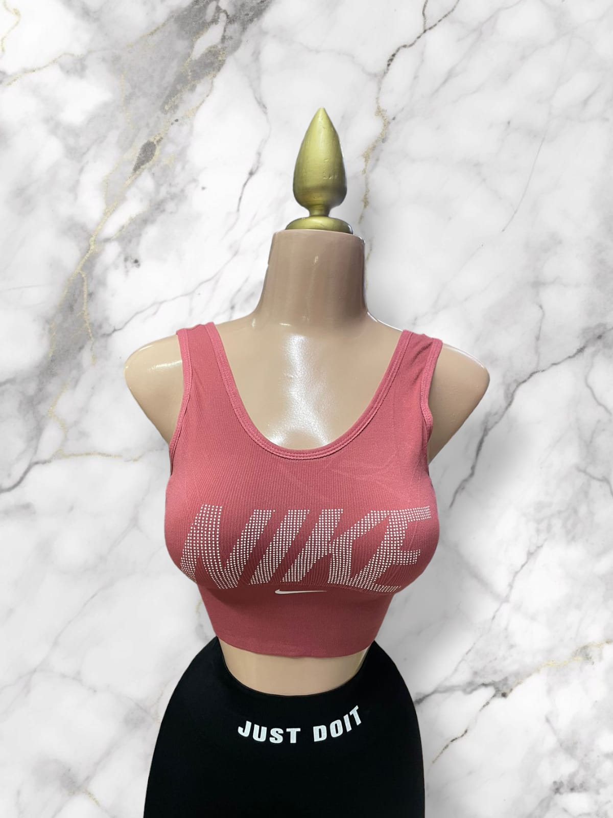 TOP NIKE REGULAR VINO