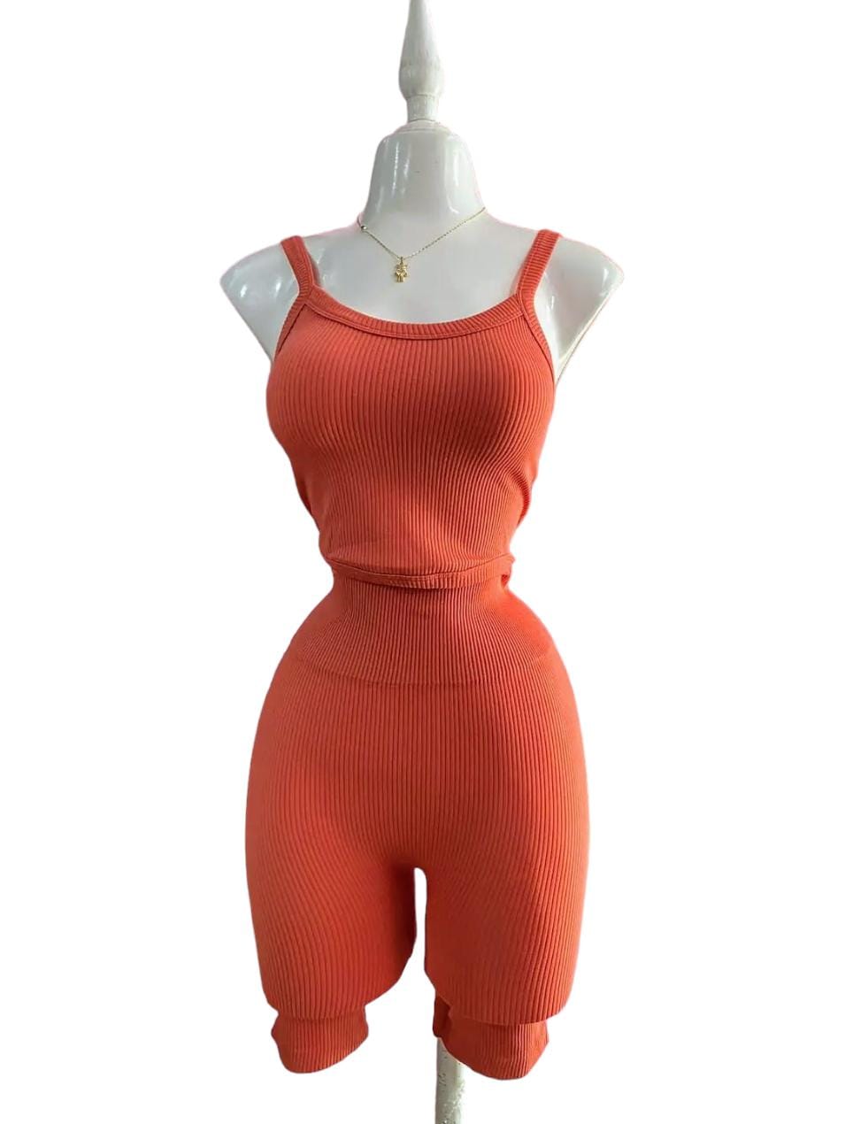 CONJUNTO LYCRA Y TOP TIRANTES CORAL