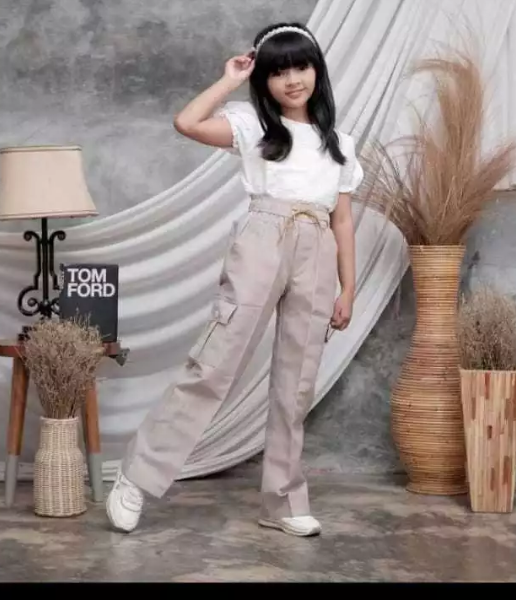 PANTALON TIPO CARGO NIÑA BEIGE S/M
