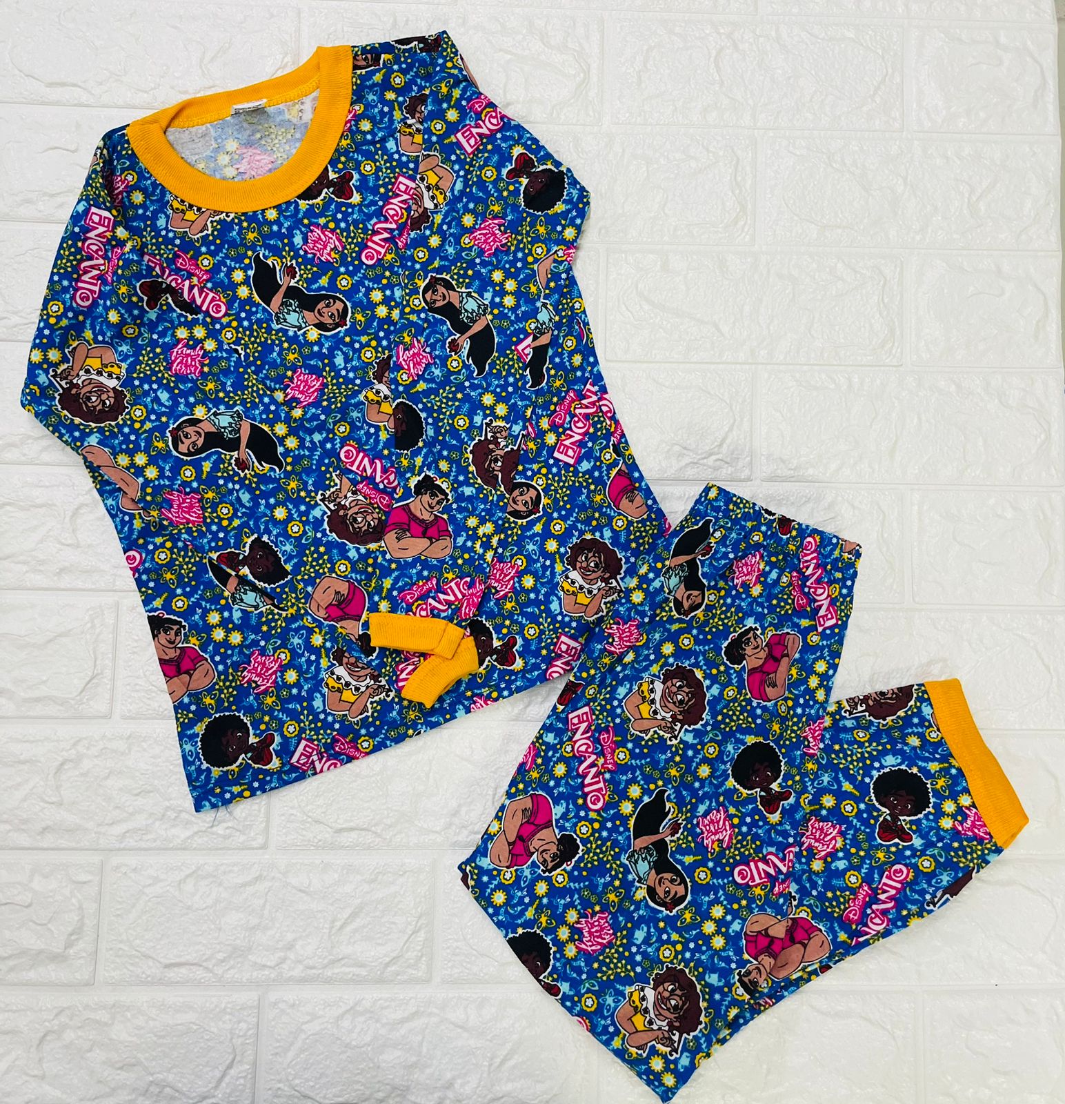 PIJAMA NIÑA PERSONAJES ENCANTO G