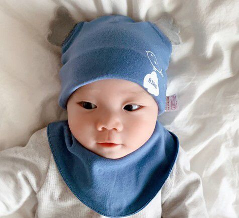 GORRO DE BEBE CON OREJAS DE CIERVO Y BABERO AZUL