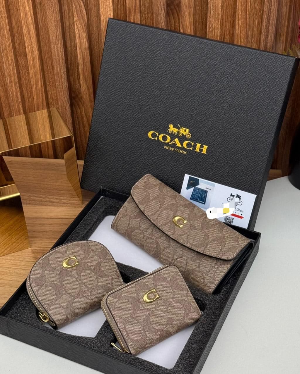 TRIO DE CARTERA TIPO COACH 1000 KHAKI