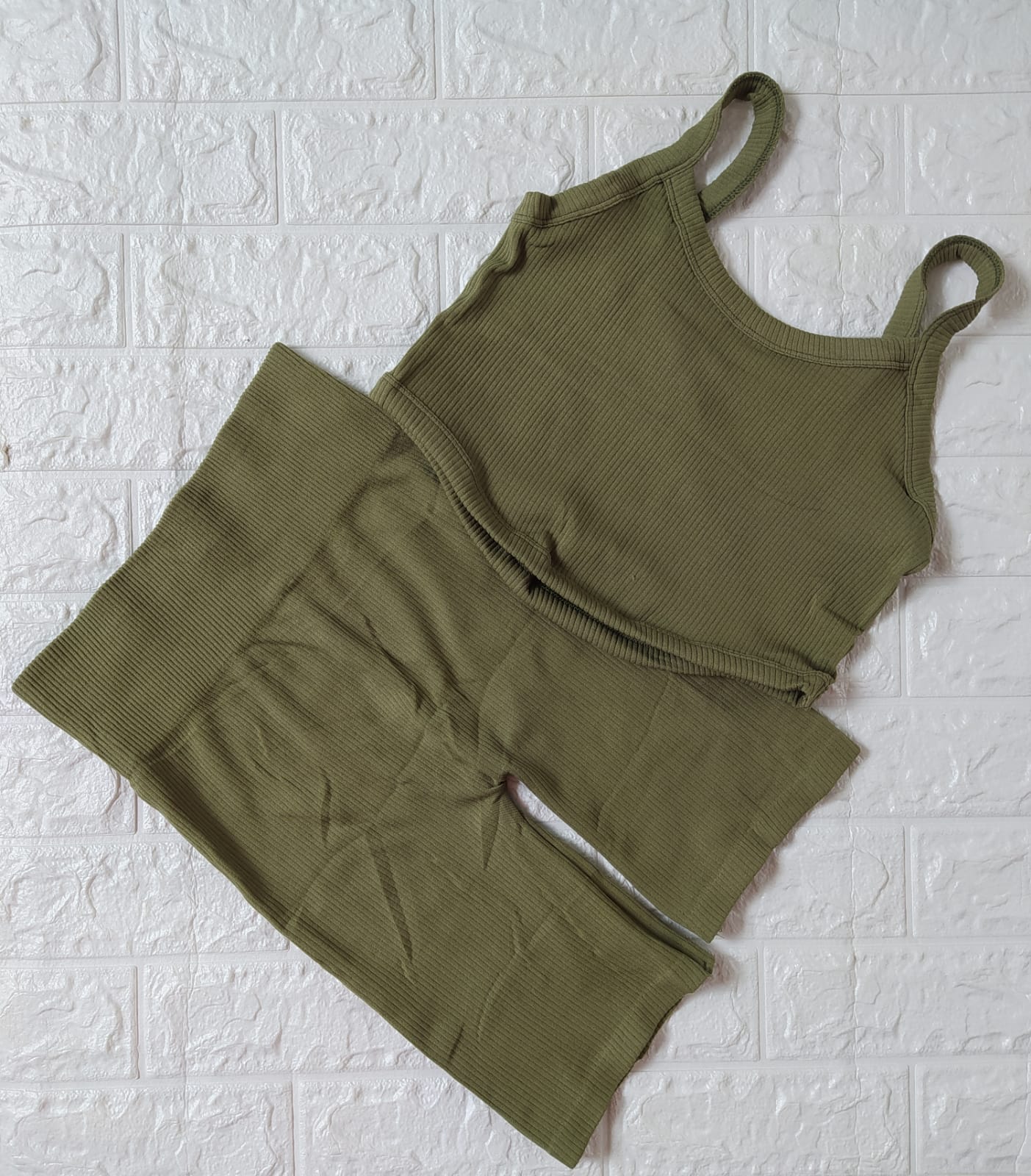 CONJUNTO LYCRA Y TOP TIRANTES VERDE