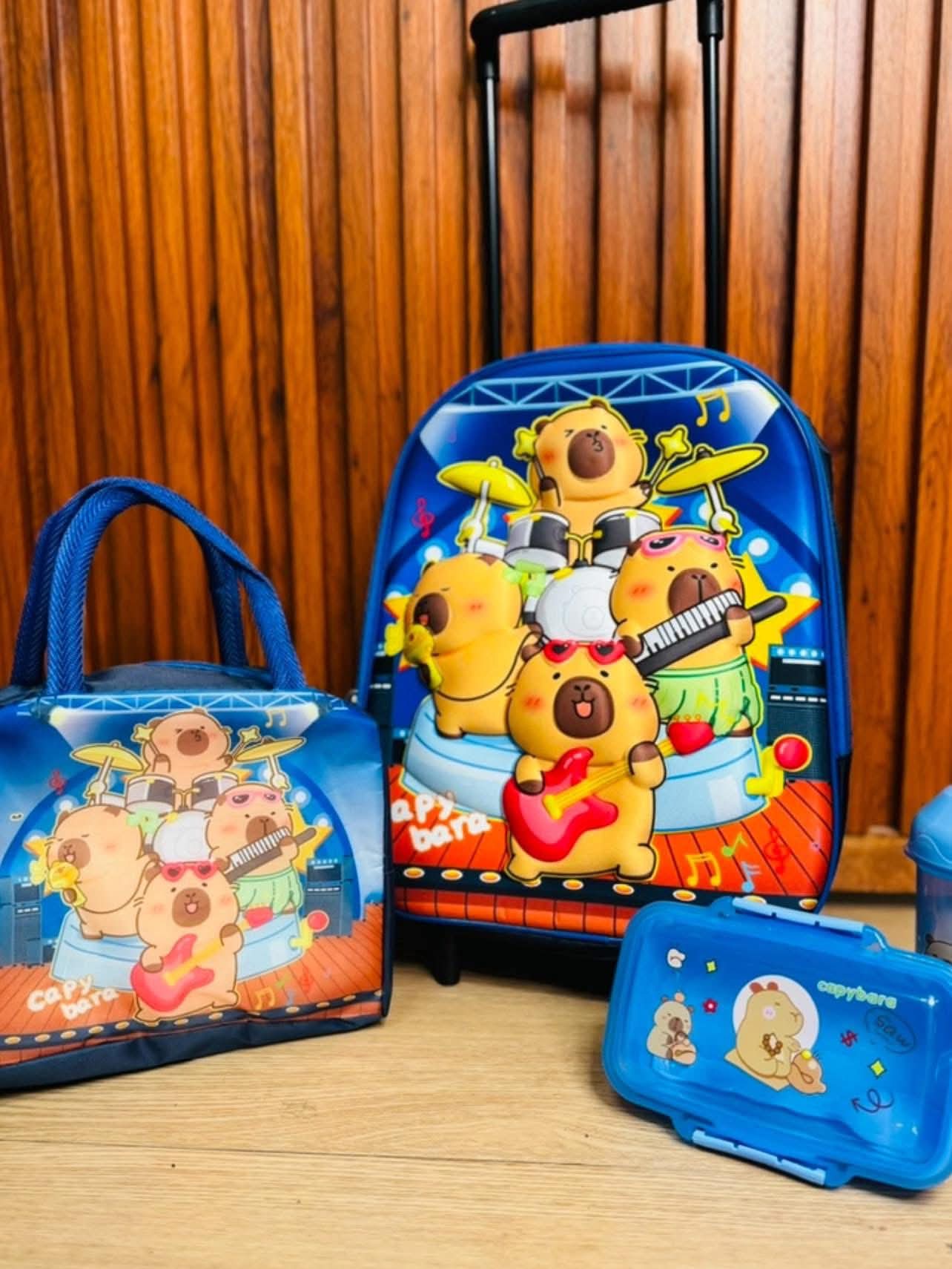 COMBO MOCHILA KINDER CAPIBARA NIÑO