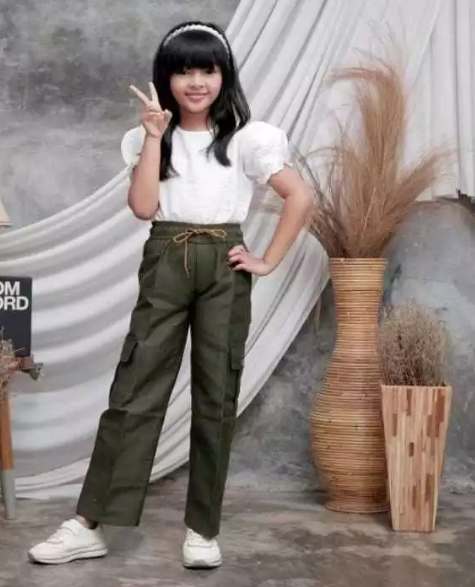 PANTALON TIPO CARGO NIÑA VERDE MILITAR S/M