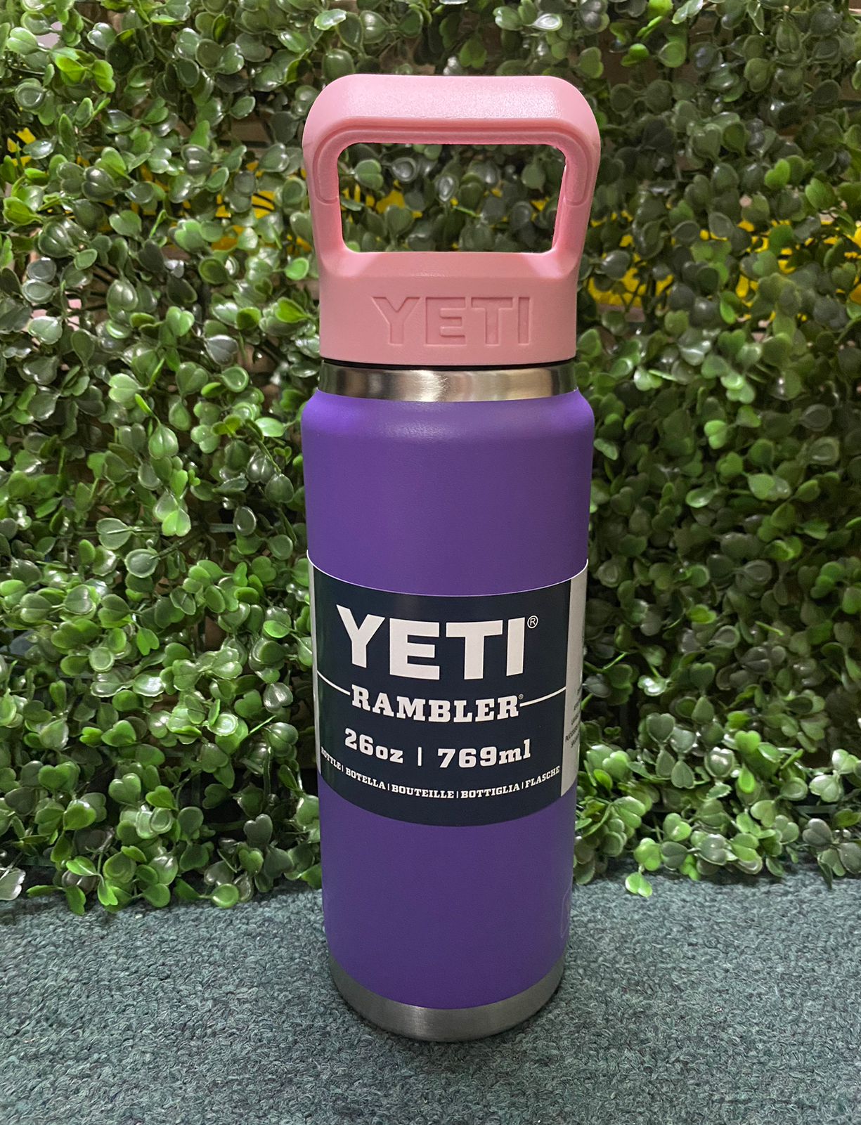 YETI RUMBLER 26 OZ MORADO BICOLOR