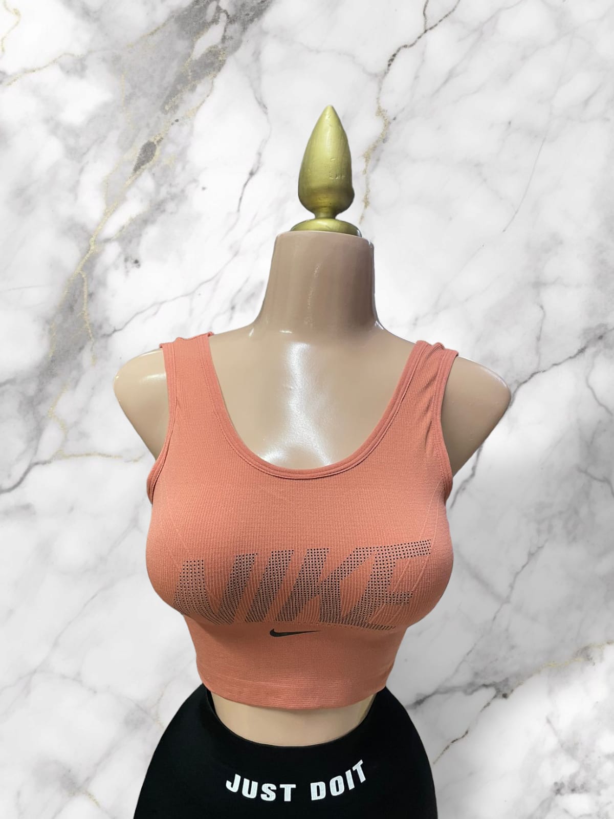 TOP NIKE REGULAR CORAL