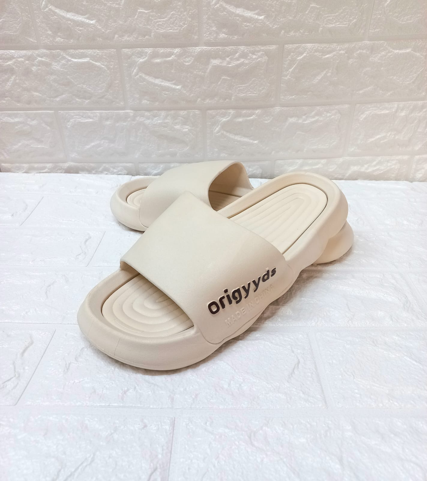 SANDALIAS ORIGYYDS BEIGE 40-41