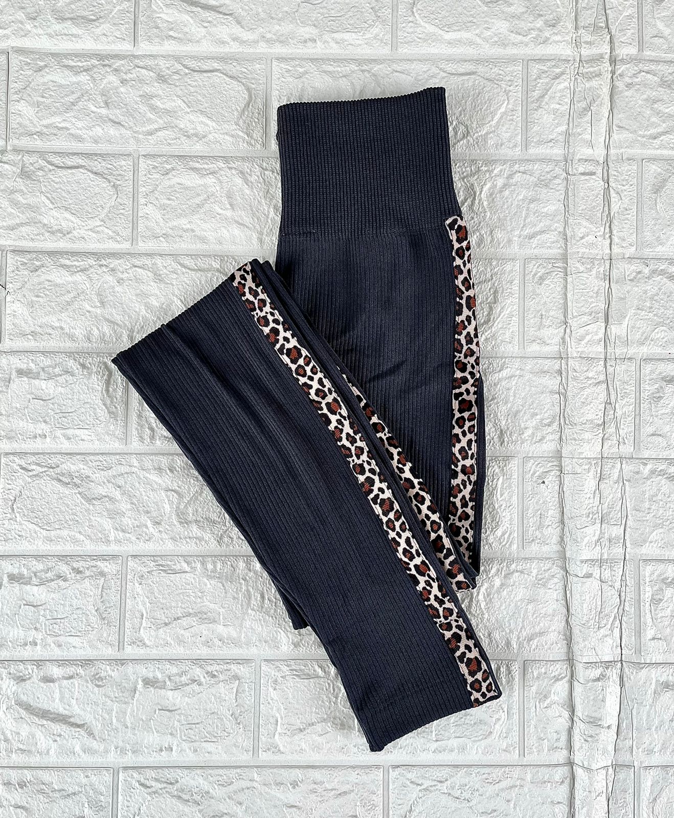 LEGGING ANIMAL PRINT GRIS OSCURO