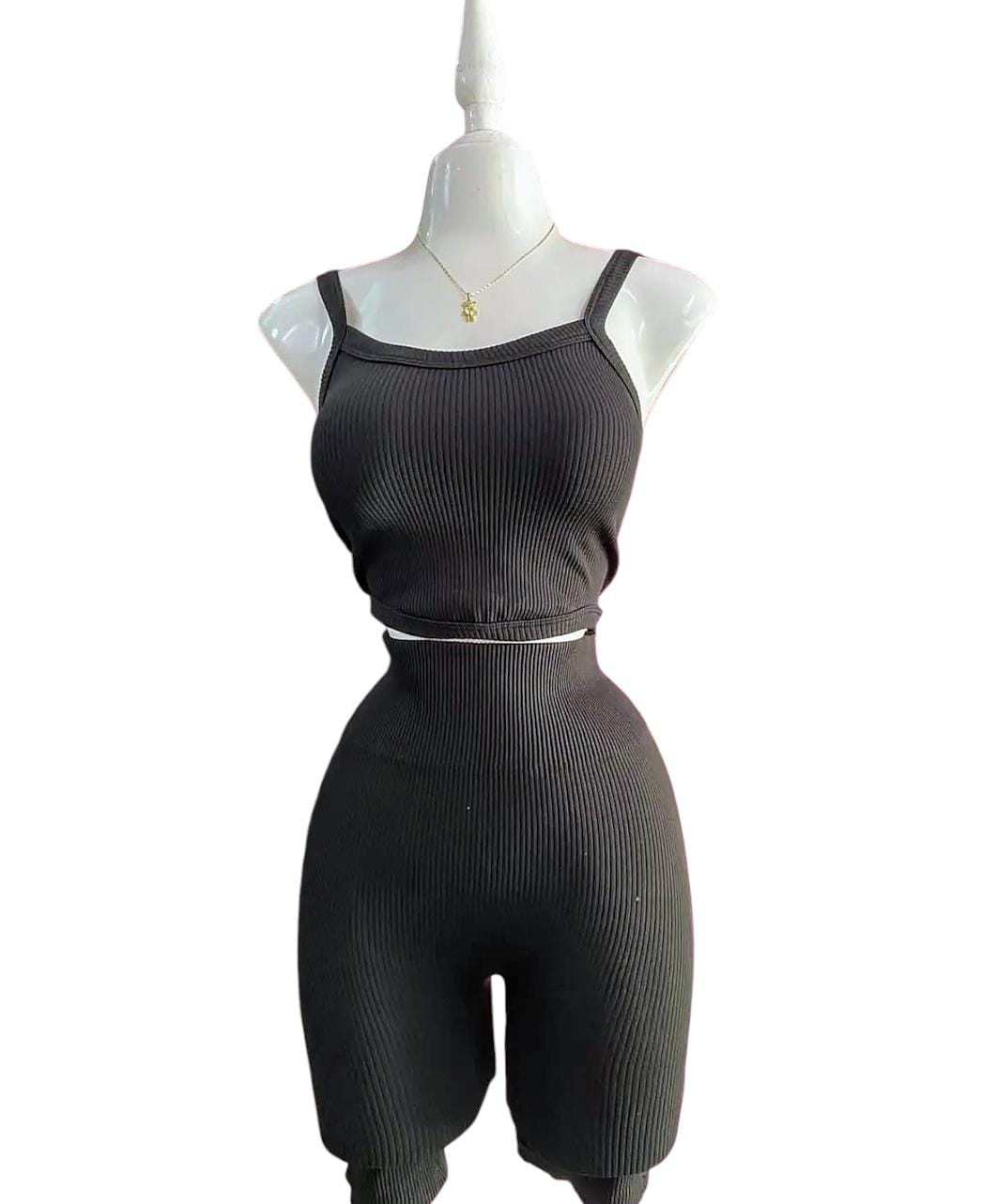 CONJUNTO LYCRA Y TOP TIRANTES NEGRO