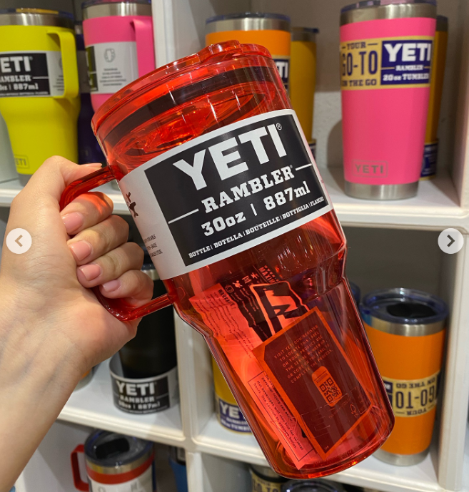 TERMO YETI 30 OZ TRANSPARENTE ROJO CLARO