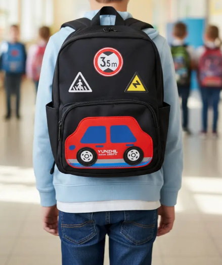 MOCHILA PARA NIÑOS BORDADO CARRITO NEGRA
